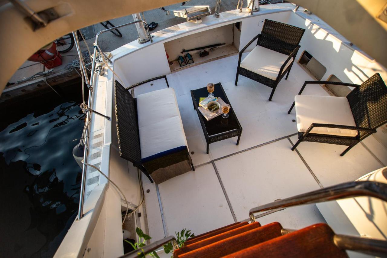 Magno II Boat Hotel Sant Adrià de Besòs Eksteriør billede