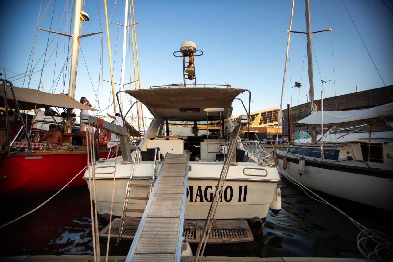 Magno II Boat Hotel Sant Adrià de Besòs Eksteriør billede