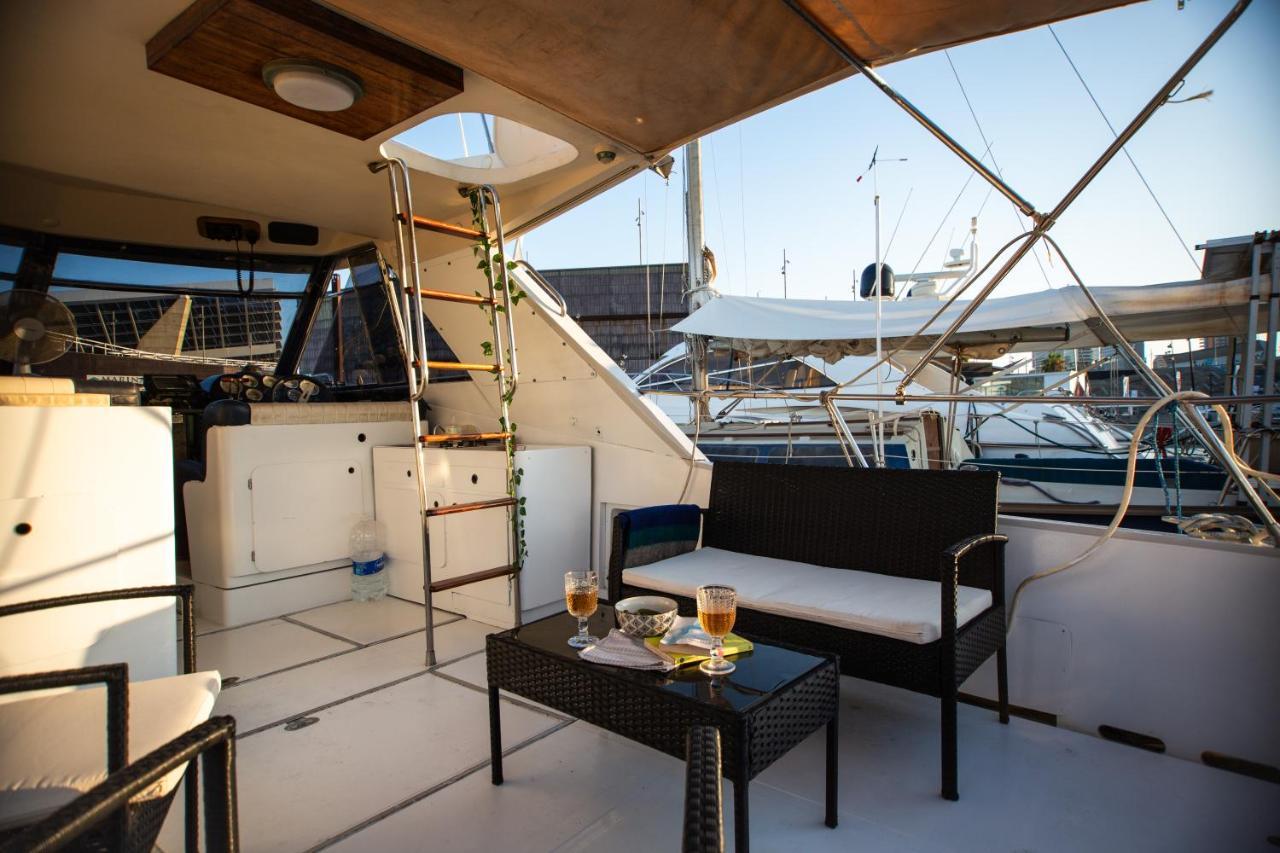 Magno II Boat Hotel Sant Adrià de Besòs Eksteriør billede